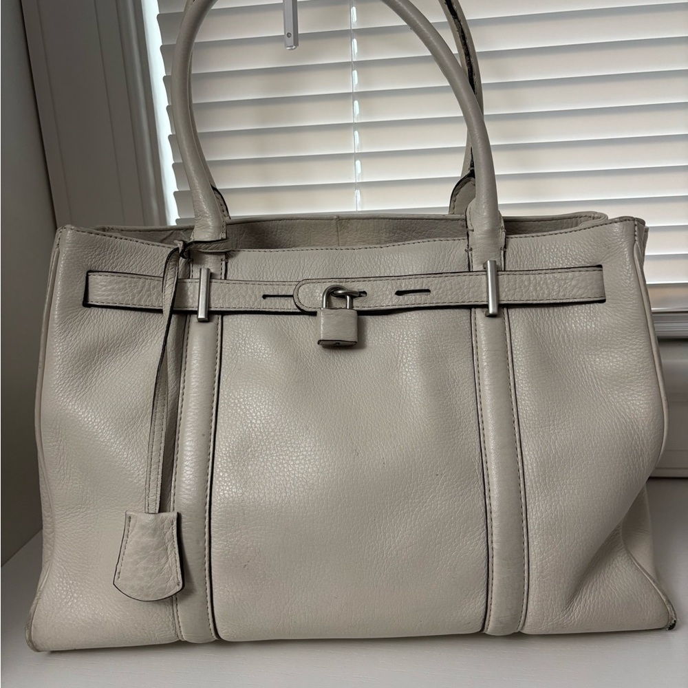Elegant Ann Taylor Cream Leather Tote Bag